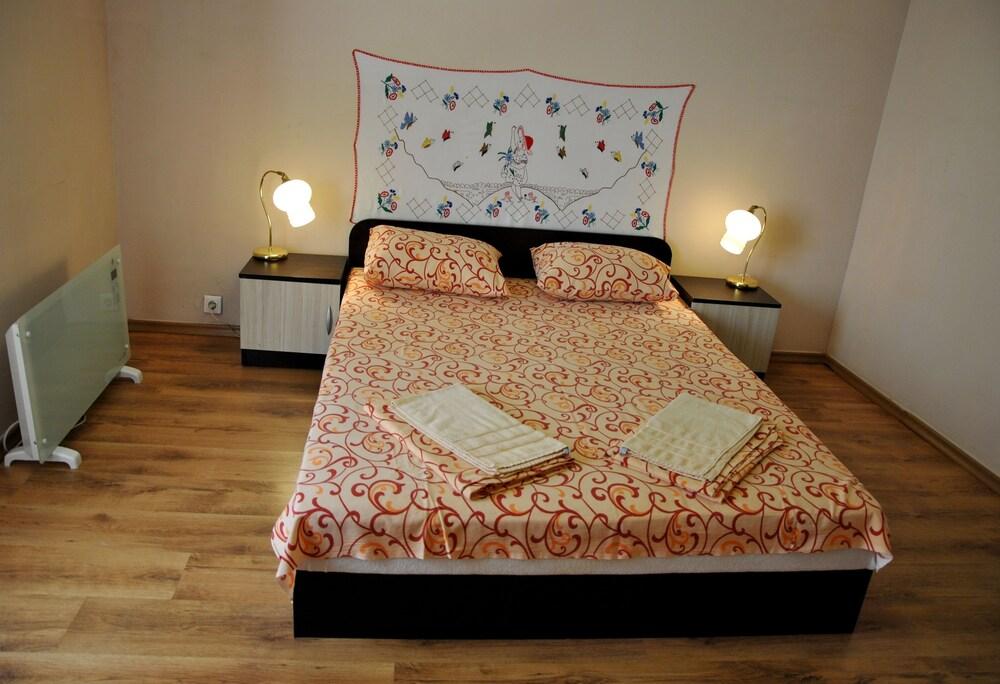 10 Coins Hostel & Tours Sofya Dış mekan fotoğraf