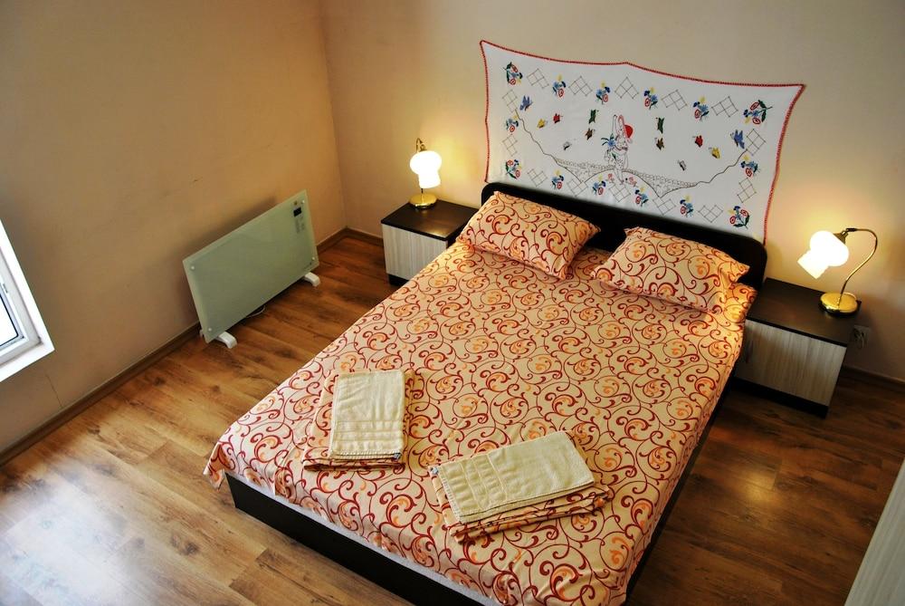 10 Coins Hostel & Tours Sofya Dış mekan fotoğraf