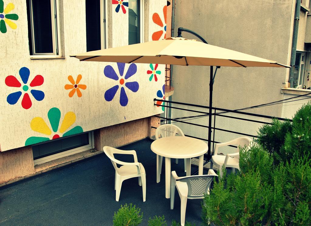 10 Coins Hostel & Tours Sofya Dış mekan fotoğraf