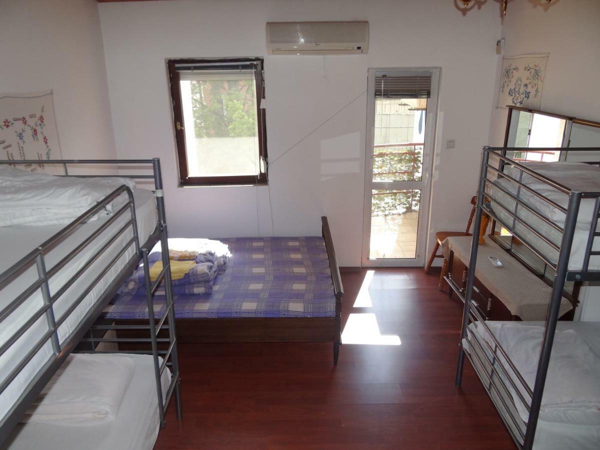 10 Coins Hostel & Tours Sofya Dış mekan fotoğraf